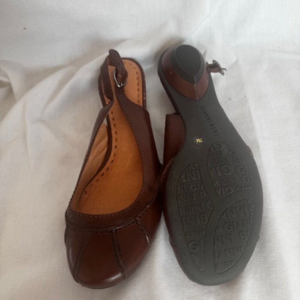 Gianni Bini leather shoe